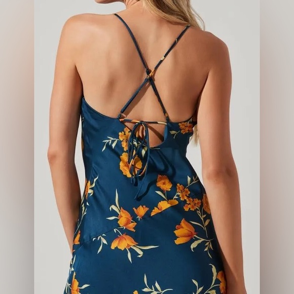 ASTR The Label Gaia Floral Midi Dress in Floral - Picture 10 of 11